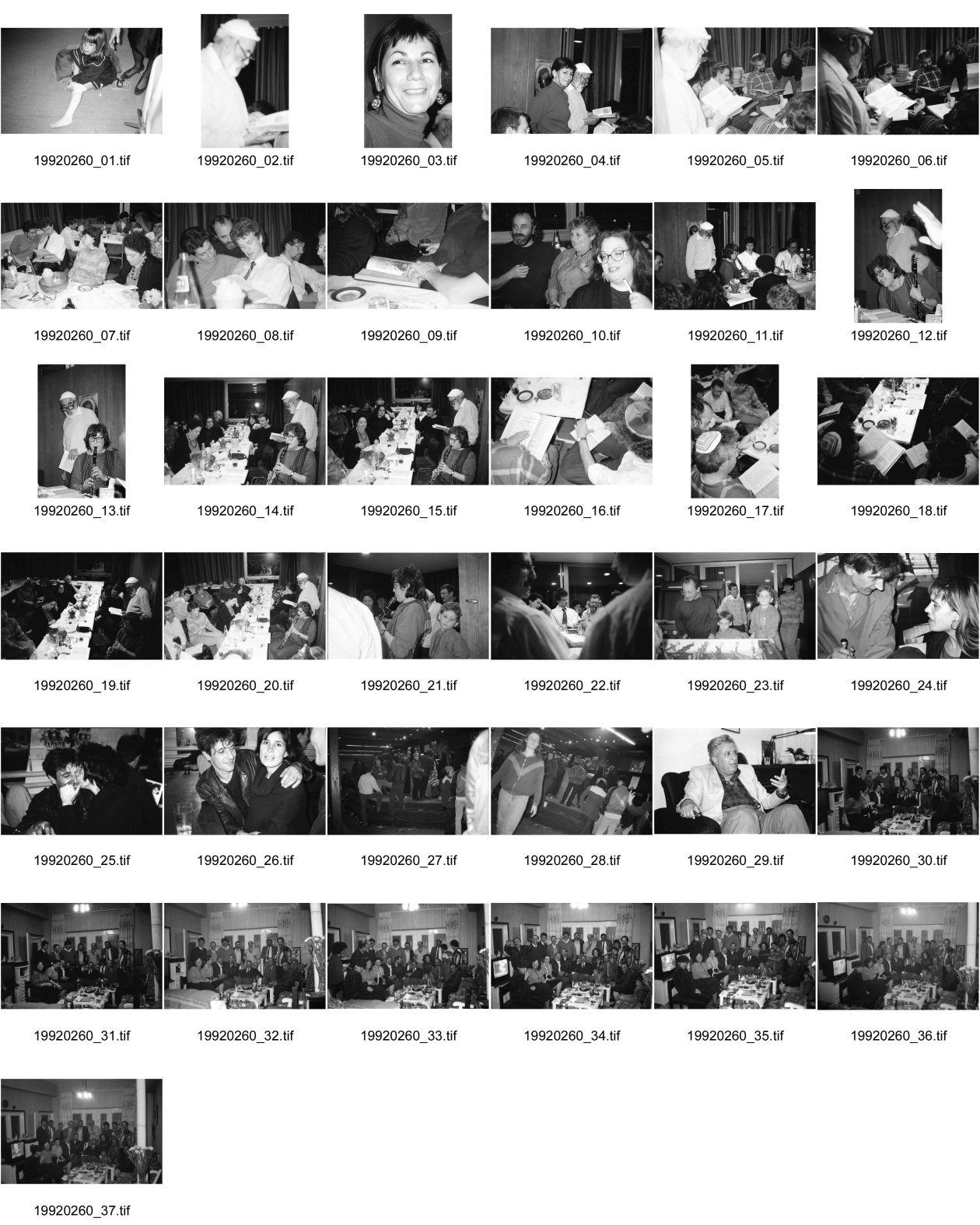 Image of sheet 19920260: Pessach Seeder mit kritischen Jüd/Innen GZ Wollishofen. David Bollag, Ruth Guggenheim, Elinor Burgauer, Bettina Trunninger etc. 
Josi Meier und späterer Vater ihrer Kinder Milena und ? küssend. Rote Fabrik. Zürich Schweiz Switzerland
Besuch und Nachtessen bei  r. Riad Mashall in Ramallah. Dermat. Gruppenbild. Westbank. Palestine 1992 Israel