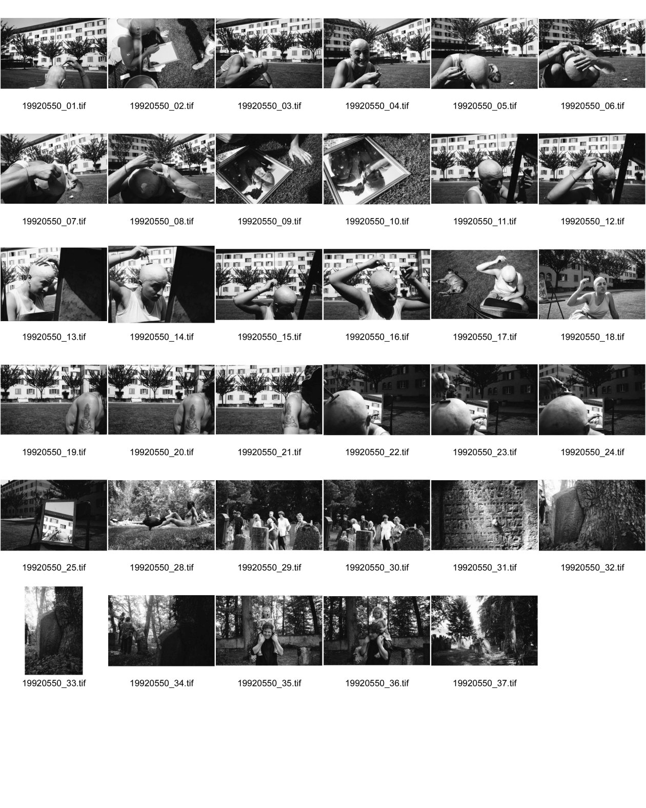 Image of sheet 19920550: frtsg: 920540 Clara Moreau die Strassensängerin rasiert ihren Kopf im Erismannhof Kreis vier Aussersihl.
Im jüdischen Friedhof in Lengnau stehen alte Grabsteine die von alten Bäumen verschlungen werden. Schnecke auf Grabstein mit Hebräischer Inschrift. Lars Müller mit seiner Tochter Hanna und Regula. Beat Wismer Heide und Töchter und Ruth Guggenheim Heussler vor Grabstein von Alis Guggenheim 1896-1958 Kanton Aargau cementery jewish hebrew grave grab stone 1992  

Lengnau is a municipality in the district of Zurzach in the canton of Aargau in Switzerland.

It is notable for being one of two villages where residence was permitted for Swiss Jews between 1633 and 1874. Lengnau's synagogue is listed as a heritage site of national significance.