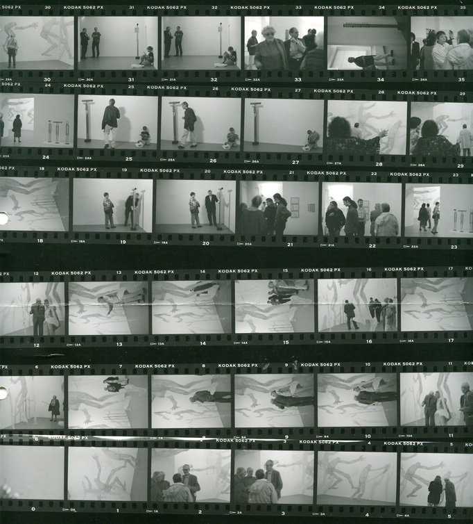Image of sheet 19951510: Ausstellung Vernissage von Valery Heussler (2.2.20 - 29.1.2007) in Basel Metallplastikerin Kanton Aargau
Der Kreis 48 war eine Basler Künstlergruppe, die sich im Jahr 1948 auf Initiative von Max Kämpf bildete.
Negative im Nachlass Valery Heussler