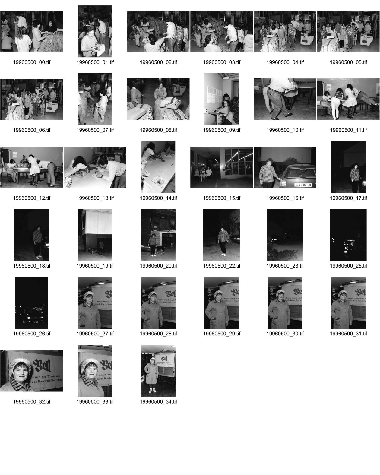 Image of sheet 19960500: Aus: Schichtwechsel Arbeit 
frtsg. Druckerei Zentrum Nachtarbeit Frauen Gruppenbild bei «Der Bund» Bümpliz Spedition 2.30 Uhr Rapportherstellung Schluss Madame Jaqueline Vogt fährt 5 x die Woche von ihrem Wohnsitz Frankreich France Alsace Elsass Elbach nach Basel zur Grossmetzgerei Bell und zurück. 1996
Out of:
Schichtwechsel, Rotpunktverlag
Jour ouvrable , Edition d'en bas
Per chi suona la sirena, Editione Casagrande
SMUV UNIA