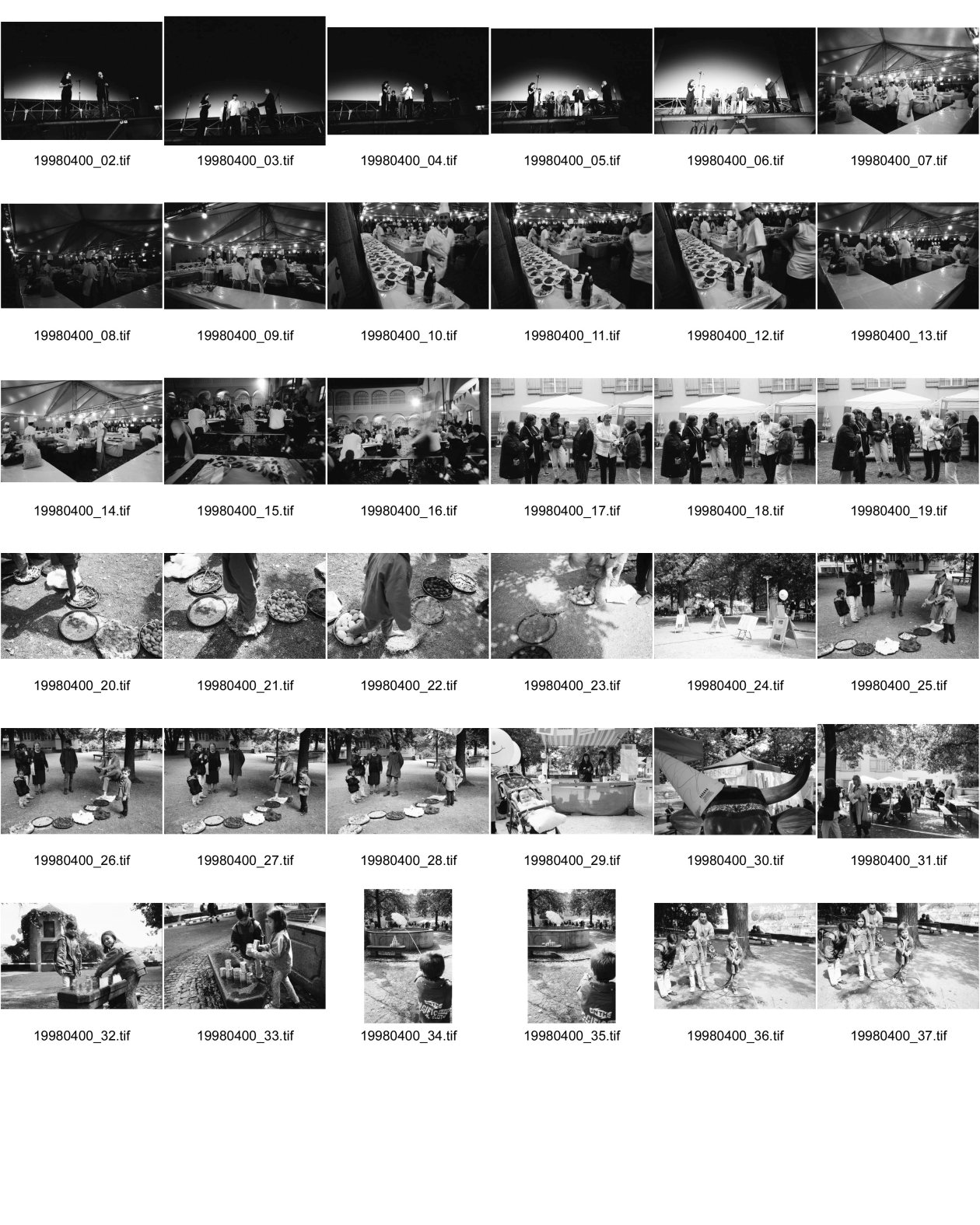 Image of sheet 19980400: 51. Filmfestival Locarno Marco Müller am Mikrophon Mit Filmer von Megacitys. Party für Gäste mit Köchen in der Bibliothek. 1. Spielgruppentag 29.8.98 auf dem Lindenhof. Alis im Kinderwagen Tessin 1998 
Zürich