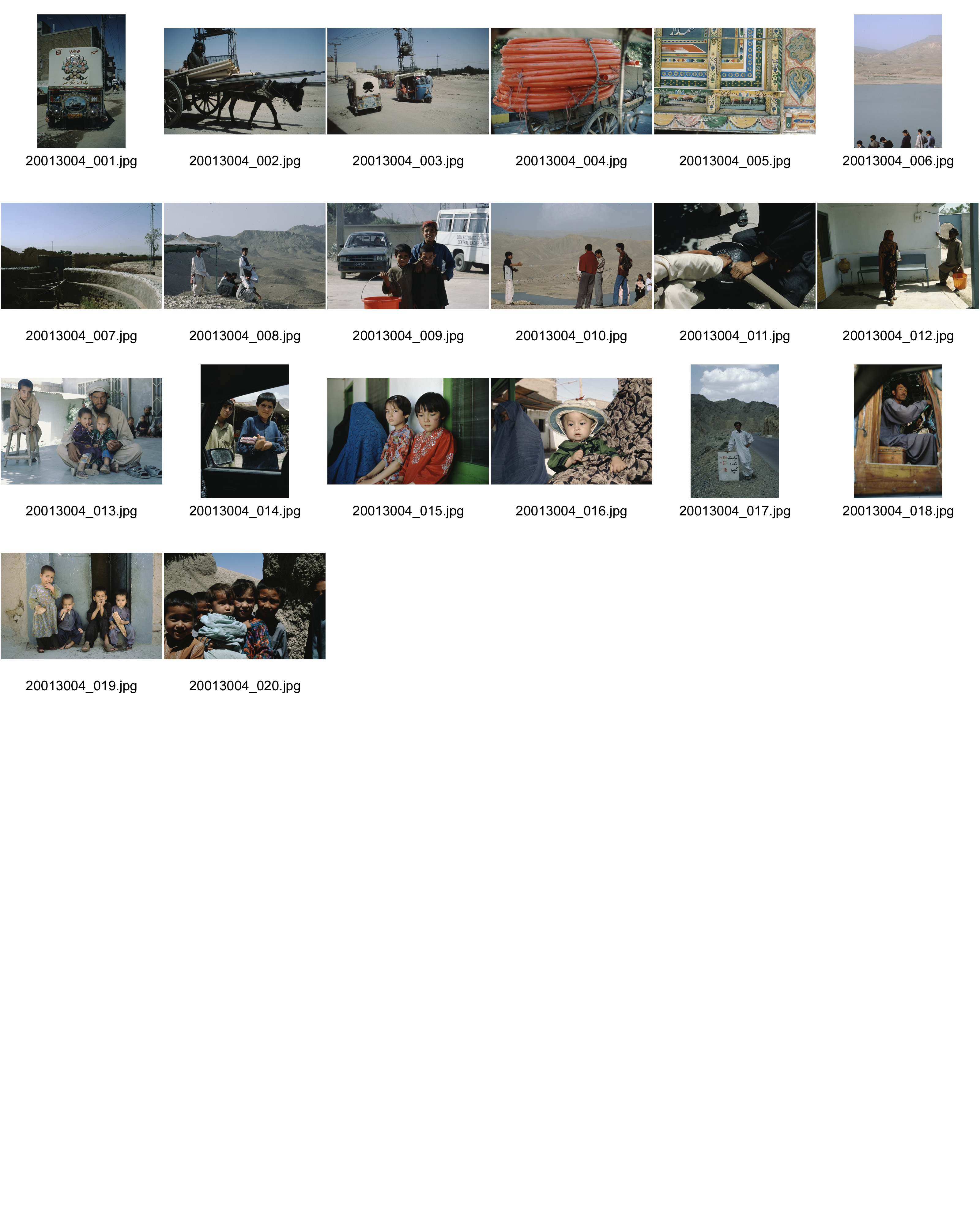 Image of sheet 20013004: Quetta, Belutschistan Pakistan 2001.
Afghanische Flüchtlinge verkaufen Kaugummi. Brunnen Wasser
Rikscha