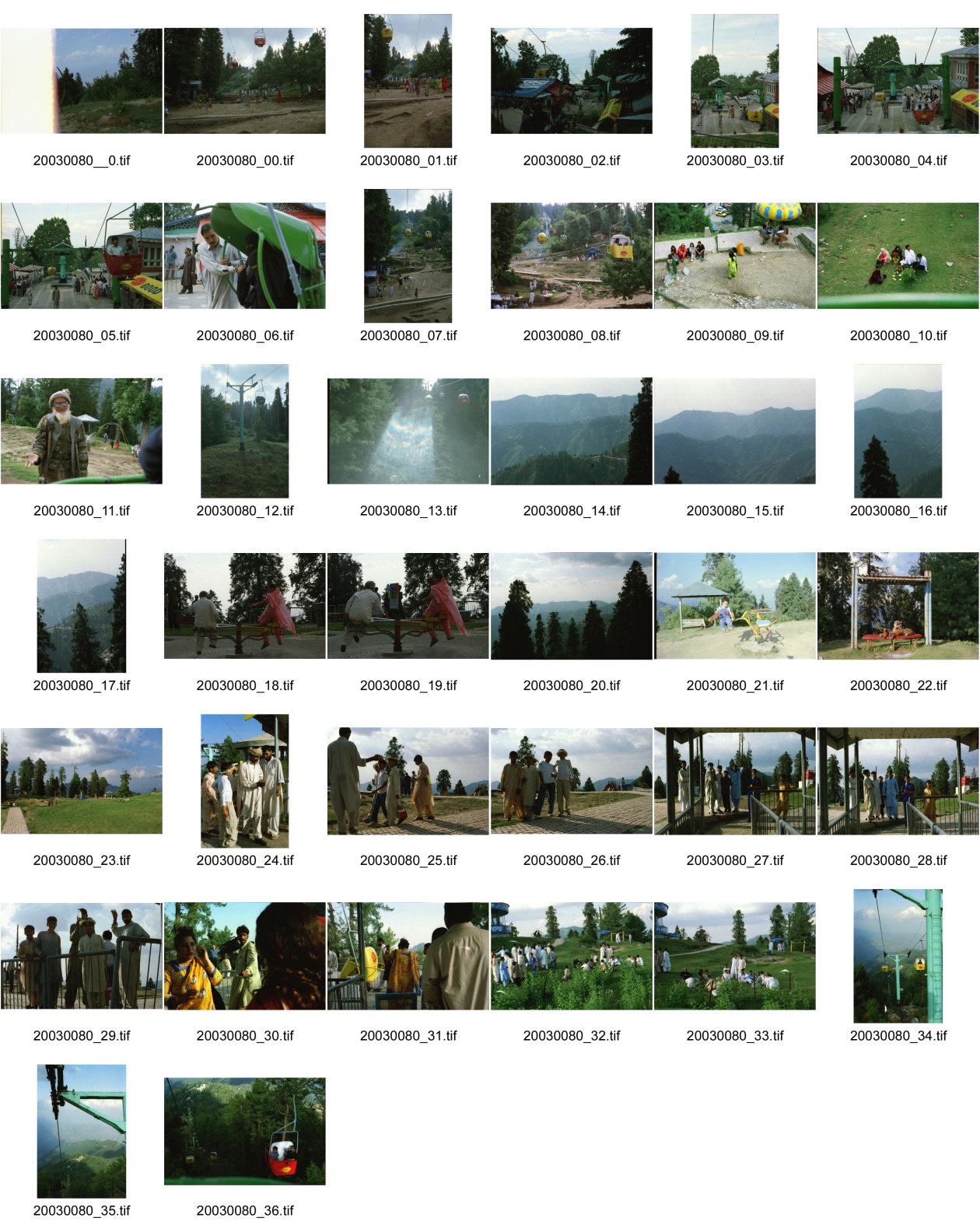 Image of sheet 20030080: Ayubia is a small town in the Khyber-Pakhtunkhwa province of Pakistan. It is located near the Murree hills and Galyat and is home to Ayubia National Park. It is a very famous tourist destination and includes one of the oldest chair lifts of the area.
Leute Männer und Frauen fahren auf den Berg in einer der  Bäume im Galyat tal
(eine der ältesten) Gondelbahn auch für Familien im National Park. Junges Paar auf dem Spielplatz Sicht auf die Berge des Kashmir Talstation Gondelbahn Junge Pakistani