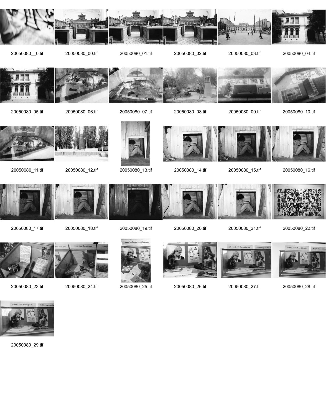 Image of sheet 20050080: 0-2 palacio de tribunales gerichtsgebäude
3 la moneda regierungspalast
4-5 londres 39
6 - 29
folterszene wo die gefangenen ohne wasser ohne licht ohne essen bis zu ihrem tod eingesperrt wurden. erinnerungstafel mit fotos von verschwundenen und ermordeten gefolterten.
erinnerungskasten 
Villa Grimaldi war ein bekanntes Folterzentrum in Santiago, das während der Militärdiktatur vom Geheimdienst  (Dirección de Inteligencia Nacional – DINA) benutzt wurde. parque memorial
Parque por la Paz Villa Grimaldi  früher Gefangenenlager für politische Häftlinge
Chile terror Pinochet fascism right wing putch folter torture
2005